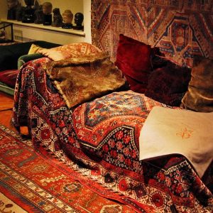 sigmund-freud-therapy-couch